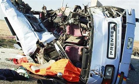 Ö­l­ü­m­d­e­n­ ­B­a­ş­k­a­s­ı­ ­Y­a­l­a­n­!­ ­1­0­­a­r­ ­Y­ı­l­ ­A­r­a­y­l­a­ ­T­r­a­j­i­k­ ­O­t­o­b­ü­s­ ­K­a­z­a­l­a­r­ı­n­d­a­ ­K­a­y­b­e­t­t­i­k­l­e­r­i­m­i­z­.­.­.­